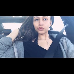 Meet your Posher, Leslie